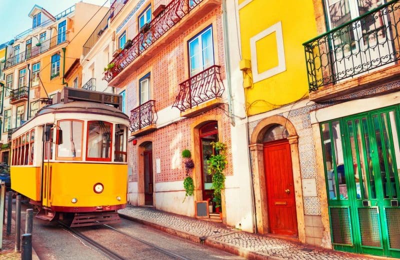Quelles démarches administratives faire lors d’un déménagement au Portugal ?