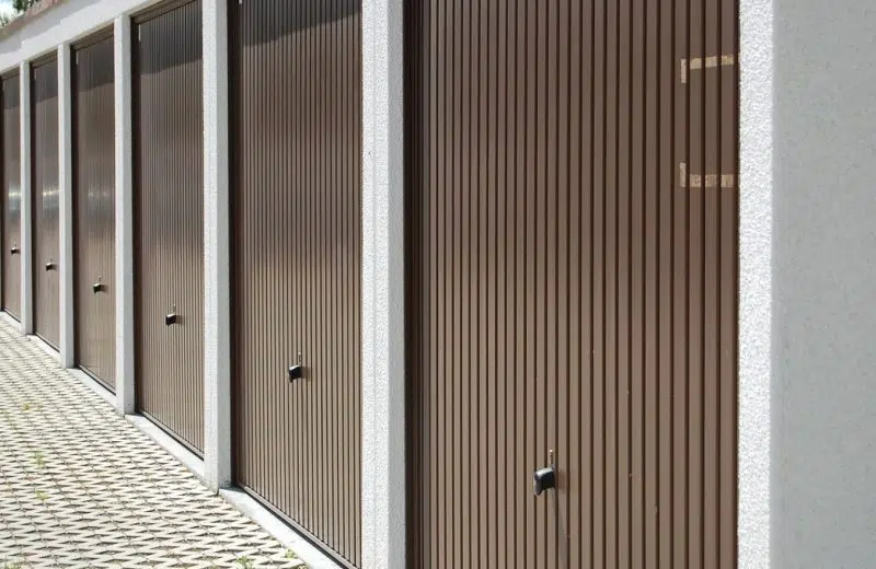 Pourquoi faire le choix d’une porte de garage en bois ?