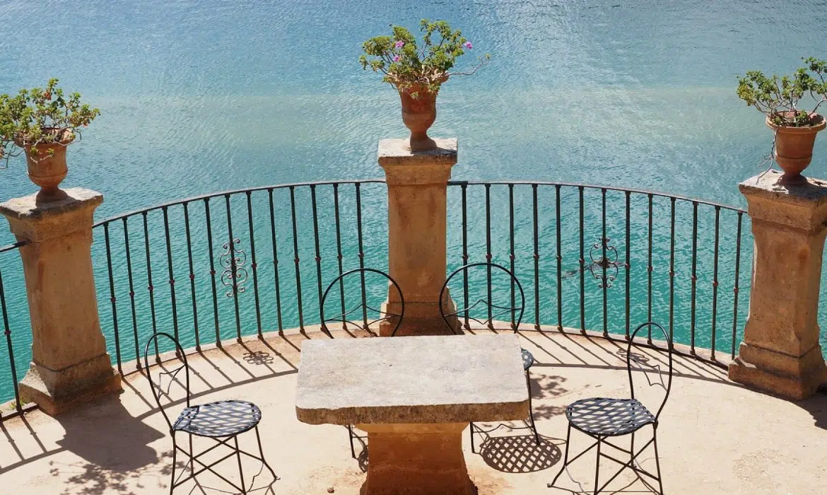 Quel est le prix d’un plot pour une terrasse ?