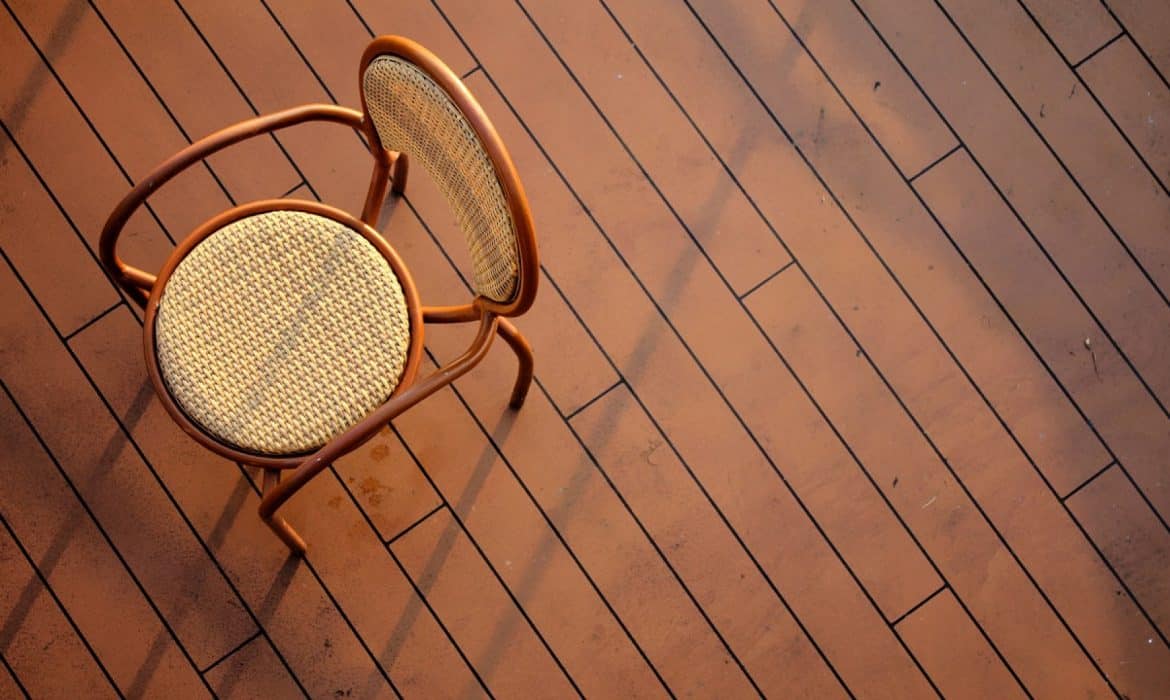 Rénovation de parquets : pourquoi contacter des parqueteurs professionnels ?