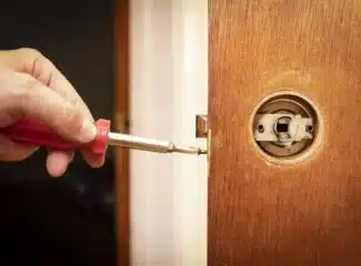 Comment retirer une clé cassée dans la serrure ?